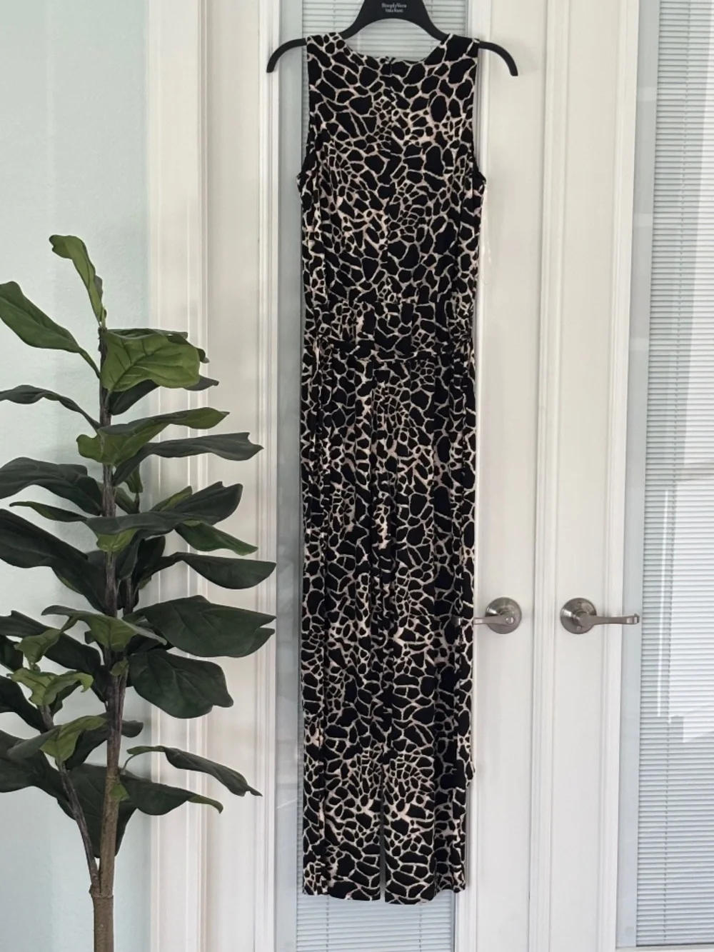 Anne Klein Giraffe Print V-Neck Jumpsuit Sz 6